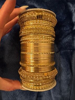 Gold-tone Women's Bangle Bracelet Set - Size 2.7.